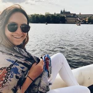 Meet your Posher, Brooke